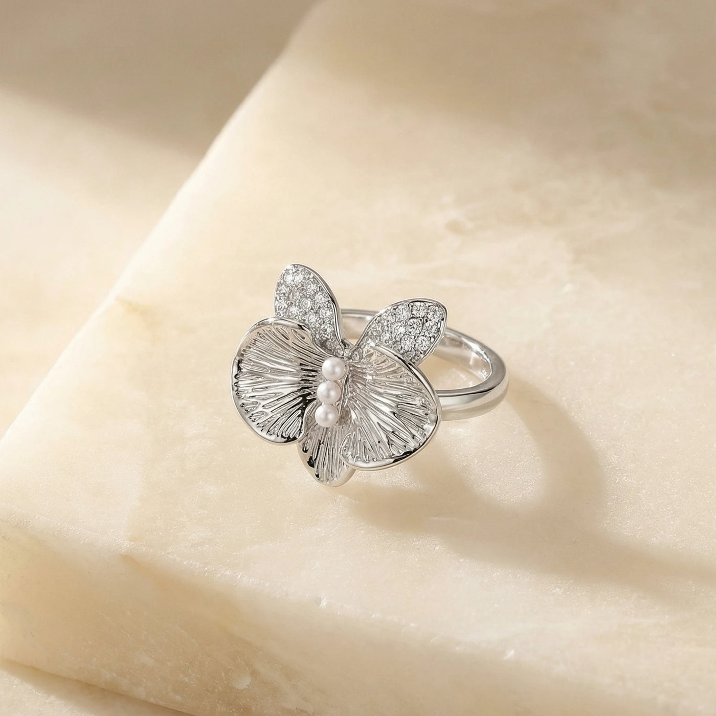 Orchid Pearl ring on model